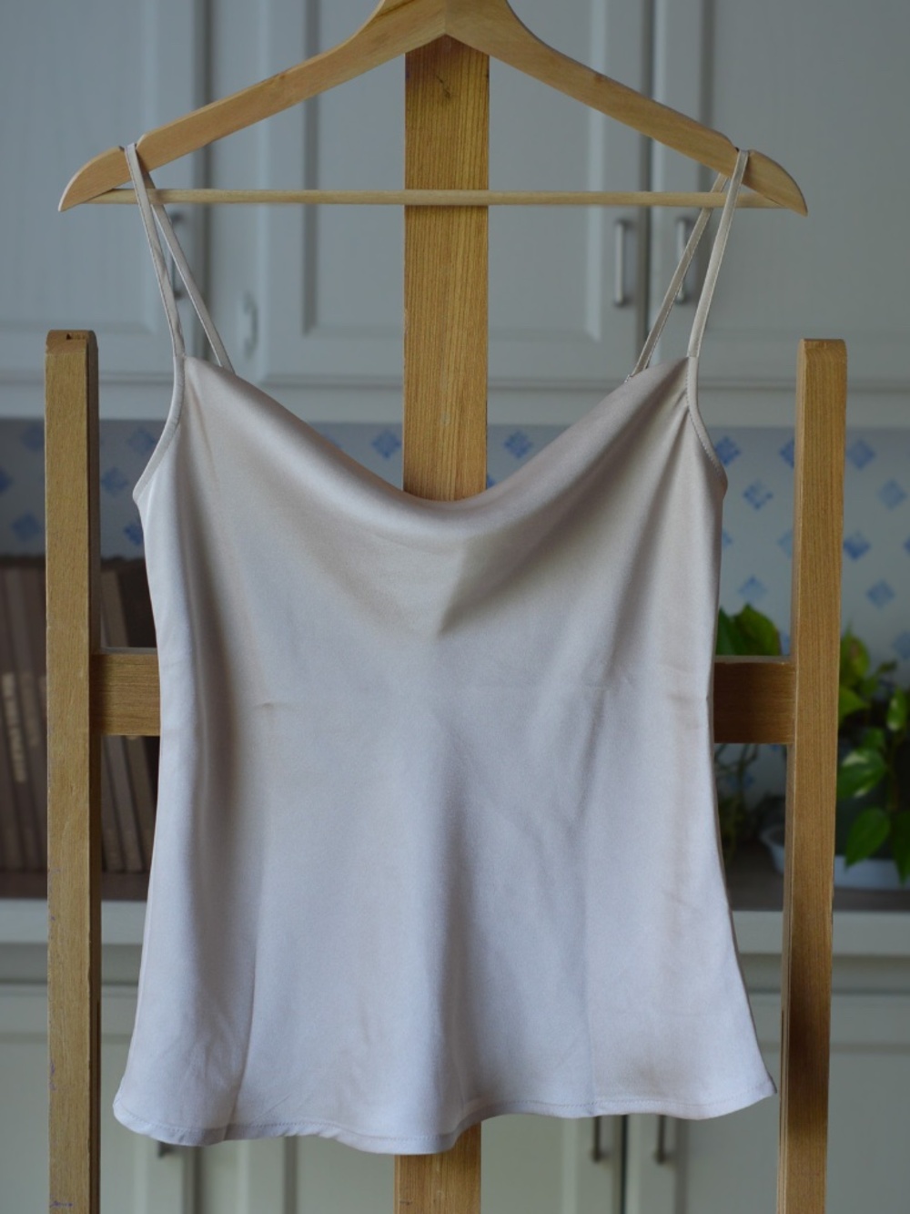 Express Champagne Satin Cowl Neck Camisole Silk Feel Tank Top Size XS